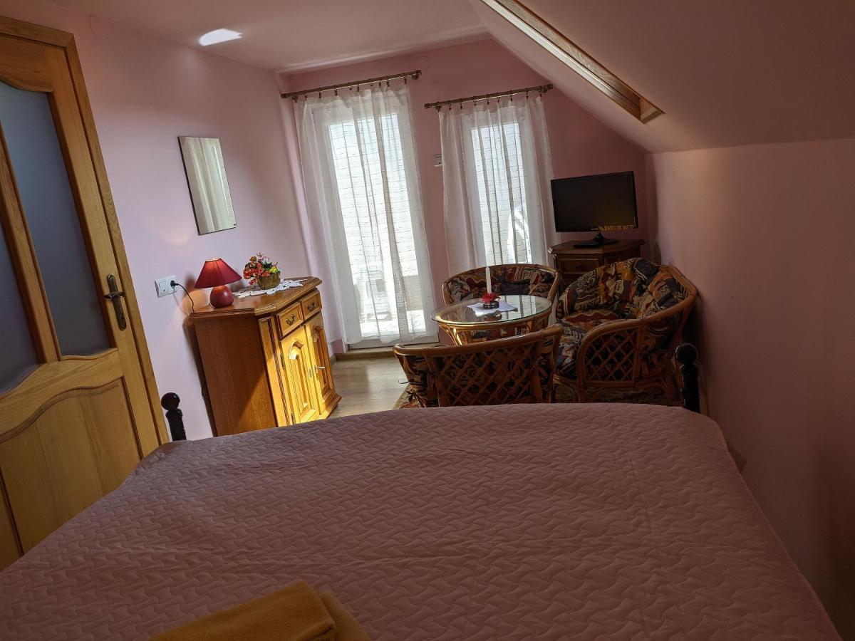 Guest House Nika - Cottages And Rooms In The Heart Of Palanga City Center Eksteriør bilde