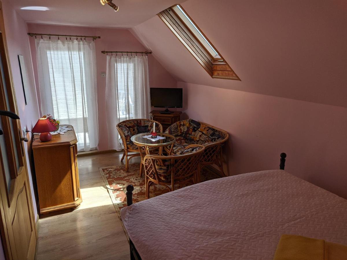 Guest House Nika - Cottages And Rooms In The Heart Of Palanga City Center Eksteriør bilde