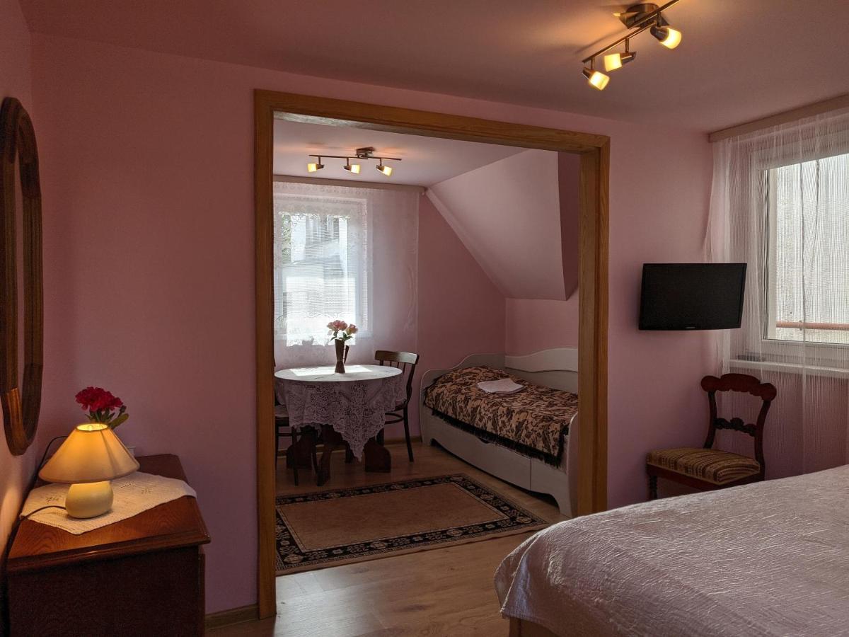 Guest House Nika - Cottages And Rooms In The Heart Of Palanga City Center Eksteriør bilde